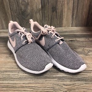 NEW NIKE ROSHE ONE LOW NAVY/PINK/WHITE